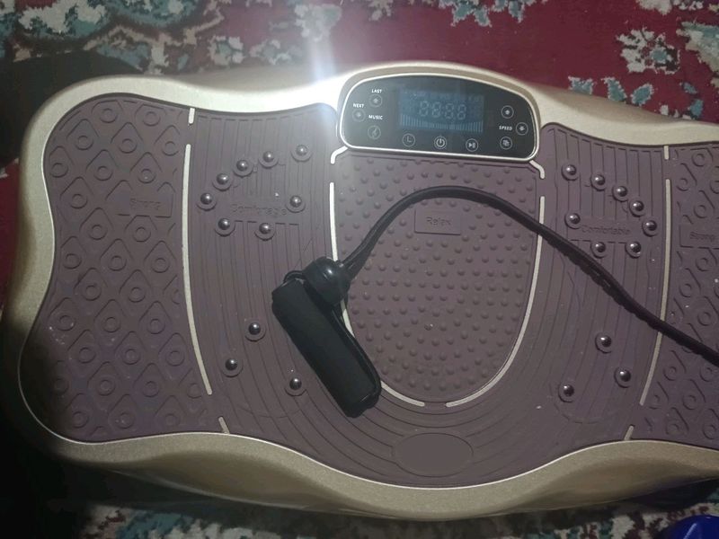 ozdiruvchi vibro massaj. deyarli yengi. holati alo ozdiruvchi vibro massaj. deyarli yengi. holati alo