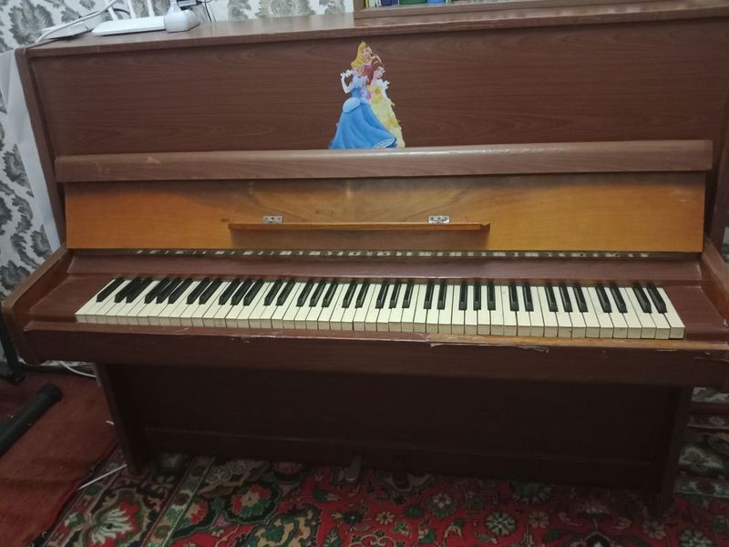 Продаётся пианино