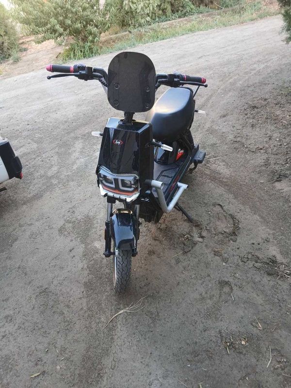 Skuter 6 akumlyatorlik avto zadniy Skuter 6 akumlyatorlik avto zadniy