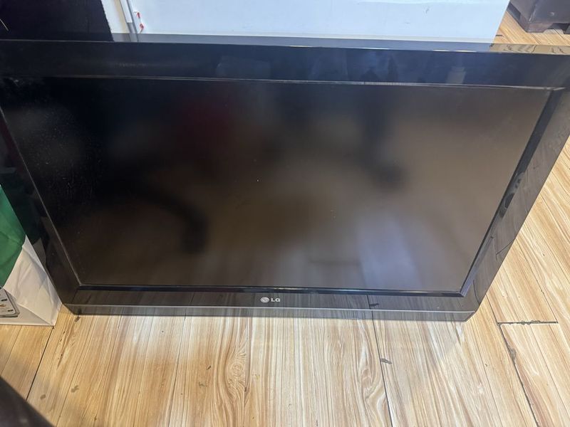 Продам телевизоры 32 диагональ Продам телевизоры 32 диагональ