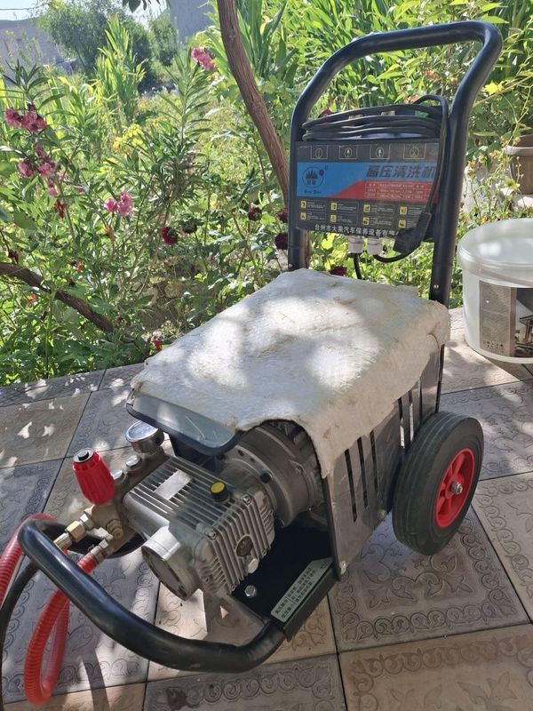 Karcher sotiladi holati yangi Karcher sotiladi holati yangi