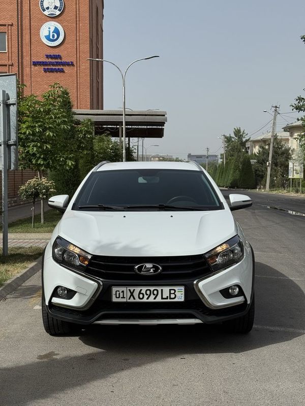 Продаётся Lada Vesta Sw cross