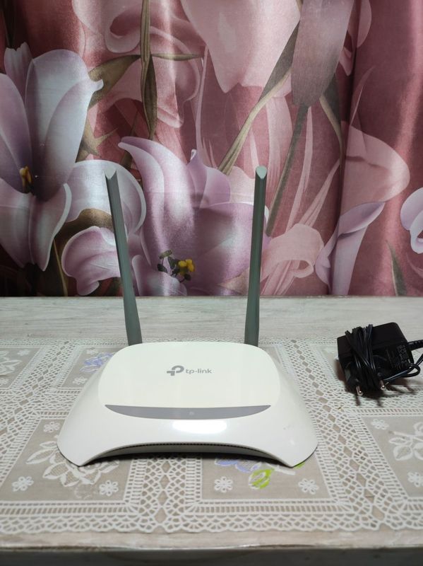 Wi fi роутрет tp-link ратает отлично. Wi fi роутрет tp-link ратает отлично.