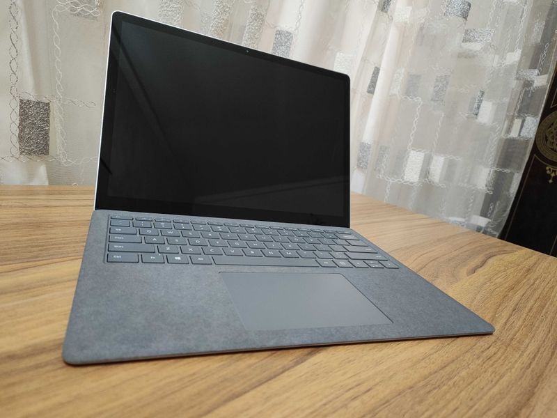 Microsoft Surface Laptop 4