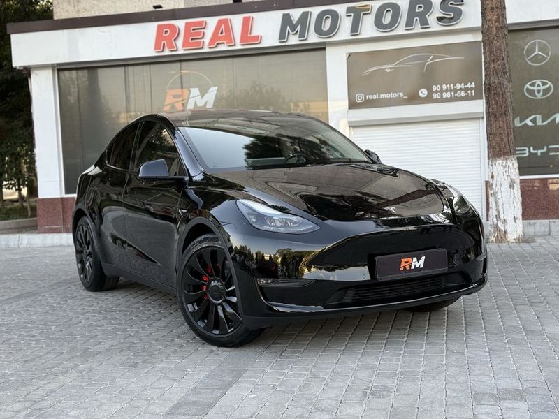 Tesla Model Y dual motor Long range! Performance
