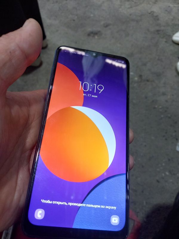 A12 samsung ideal holati tiniq 32GB hotirasi 2 sim kartasi imeyka bo'g A12 samsung ideal holati tiniq 32GB hotirasi 2 sim kartasi imeyka bo'g