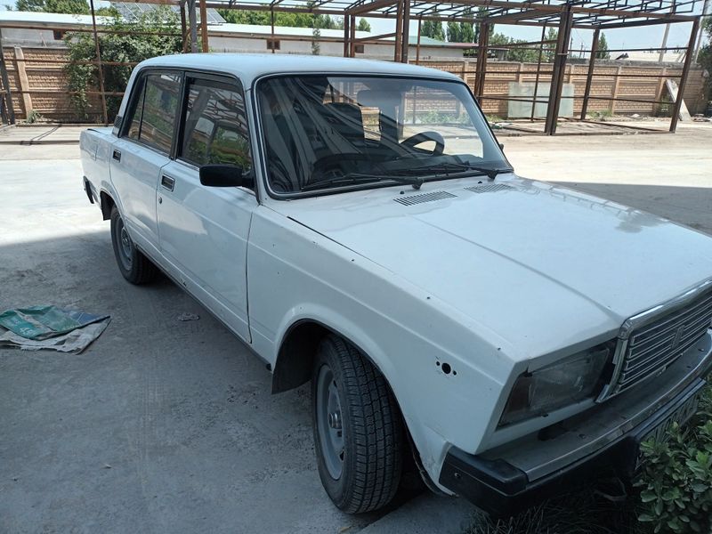 Vaz 2107 sotiladi Vaz 2107 sotiladi
