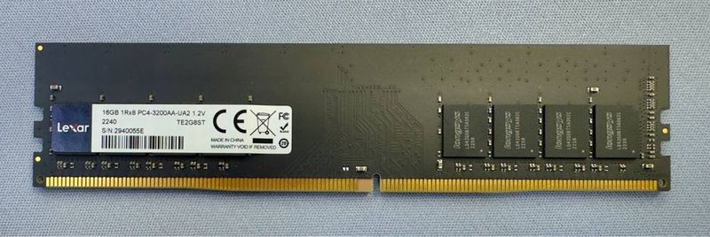 Lexar DDR4 16GB 3200MHz б/у Lexar DDR4 16GB 3200MHz б/у