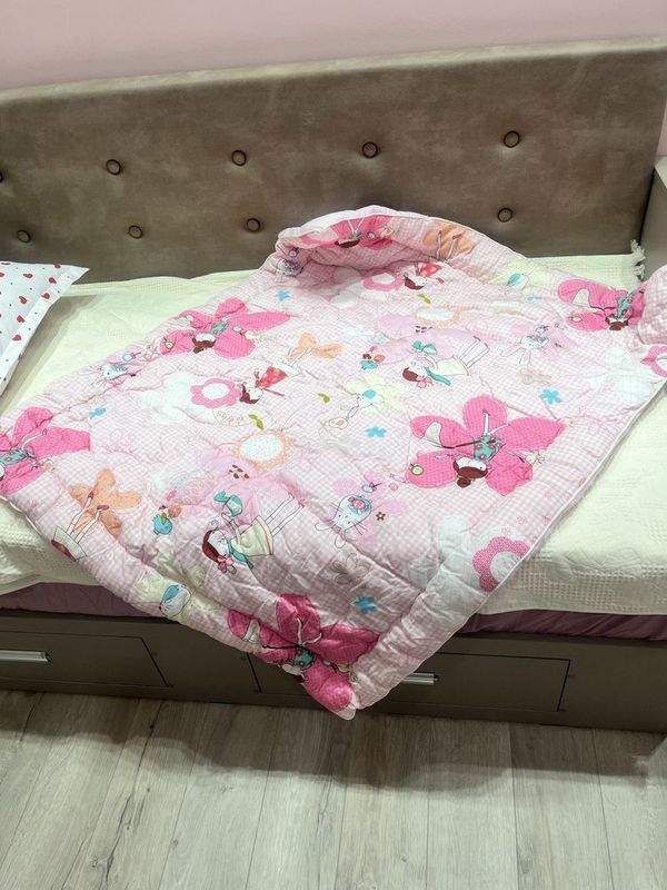 Продам детское одеяло для девочки. Qizchalar uchun bolalar adyoli soti
