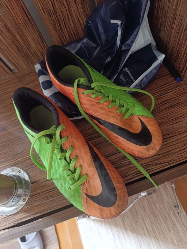 ORIGINAL Nike gyper butsa