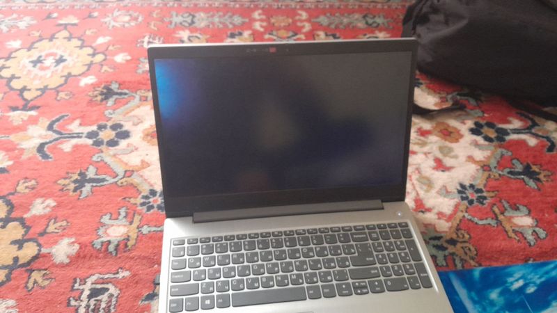 Lenovo IdeaPad 3 Protsessor Intel core i3 11 pokoleniya Hard:1tb Opera