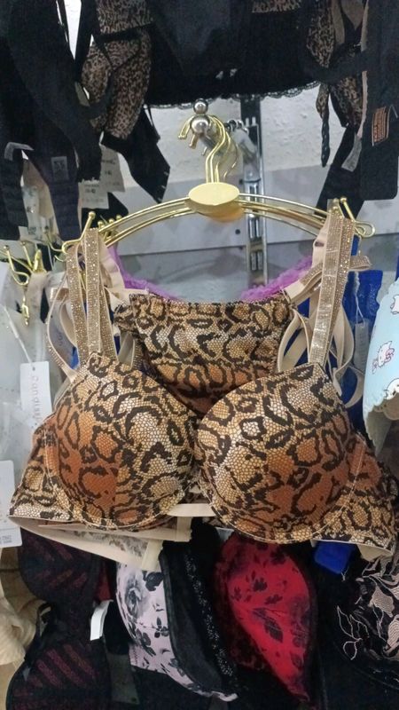 piton bizgaltir tursik, xitoy. piton bizgaltir tursik, xitoy.