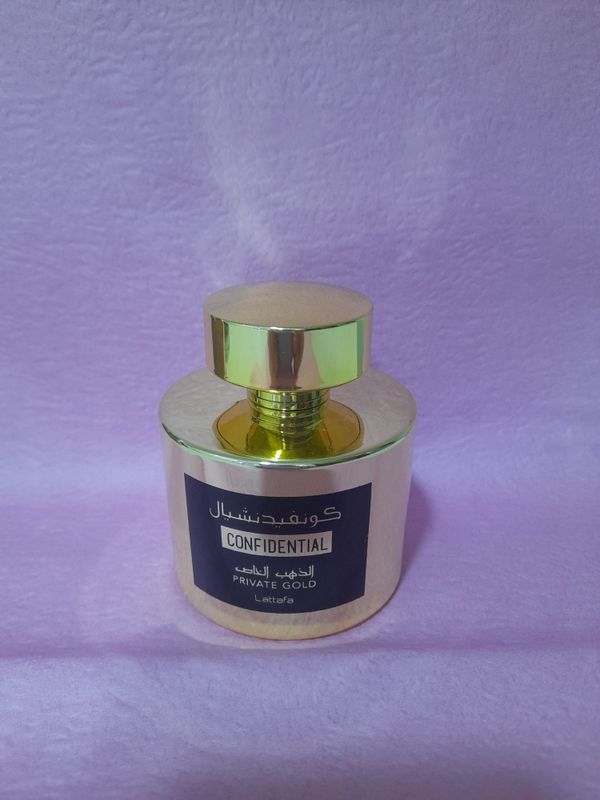Парфюм confidential private gold