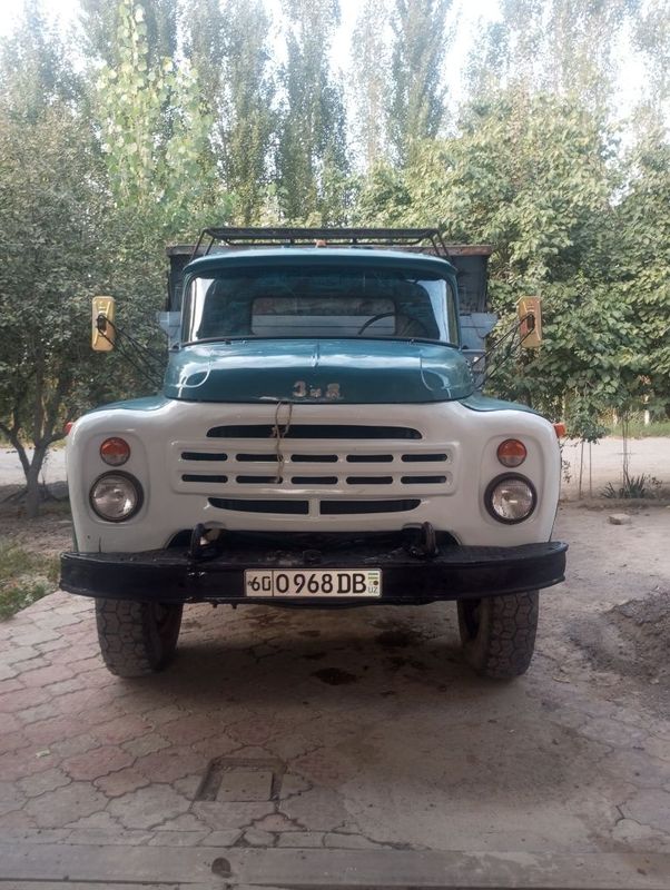 ZIL 130 sotiladi