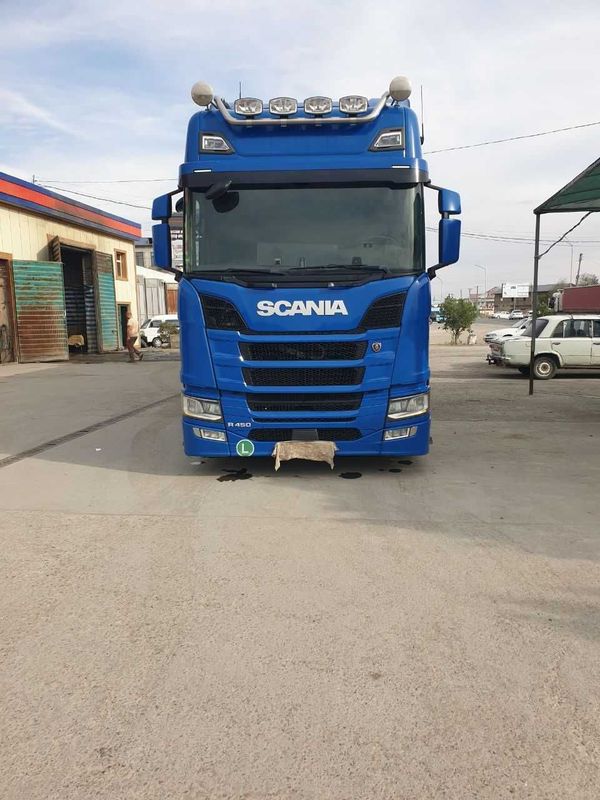 Scania R450 mega 2018 yil Probeg 774000 Kögel SN24 Scania R450 mega 2018 yil Probeg 774000 Kögel SN24