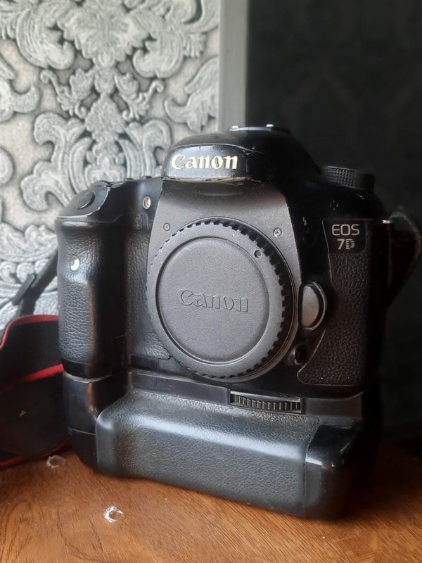 Canon 7D EOS 16×55