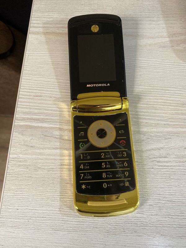 motorola v8 yangi faqat ochilgan karopkadan ishlatilmagan motorola v8 yangi faqat ochilgan karopkadan ishlatilmagan
