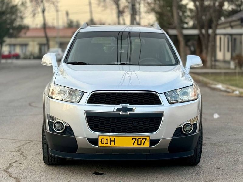 Продаётся Chevrolet Captiva 2 автомат 2.4L 2011 года