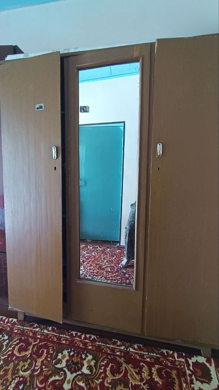 Шкаф советский в хорошем состоянии Шкаф советский в хорошем состоянии