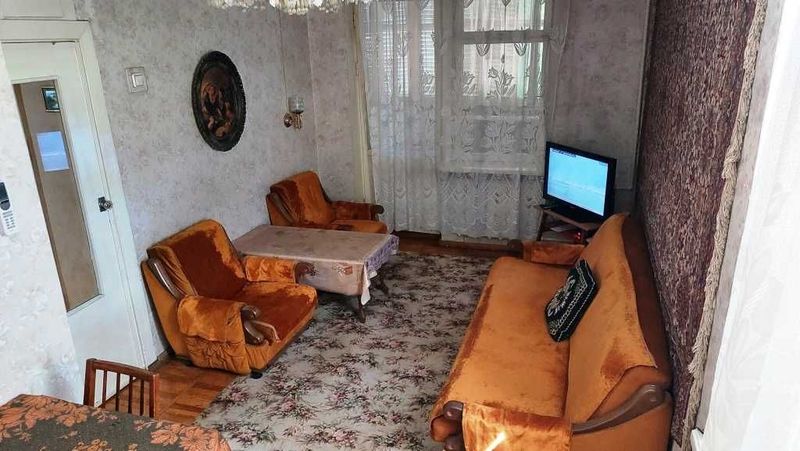 Сдается своя 2-х комн. квартира на 3 этаже 4-х этажного кирпич. дома Сдается своя 2-х комн. квартира на 3 этаже 4-х этажного кирпич. дома