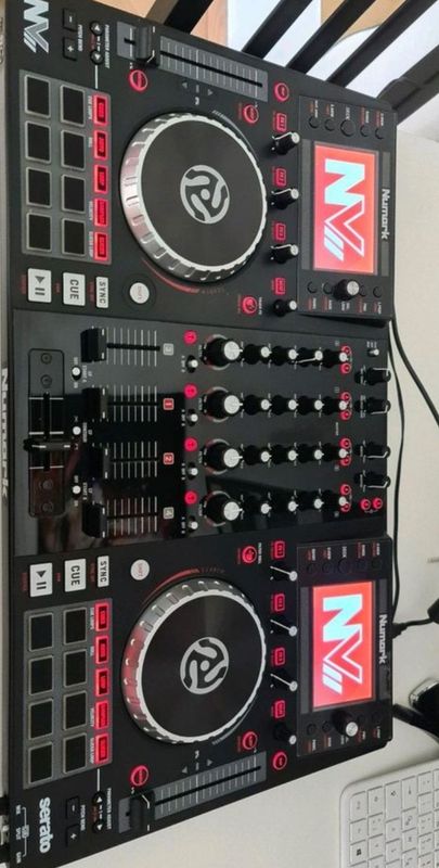 Срочно Numark nvii dj control