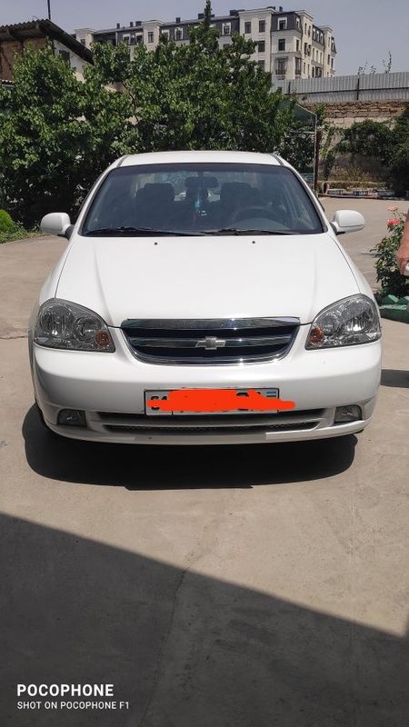 Автомашина "Лассети" Автомашина "Лассети"