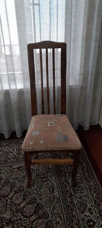Продаются 8 стульев Продаются 8 стульев