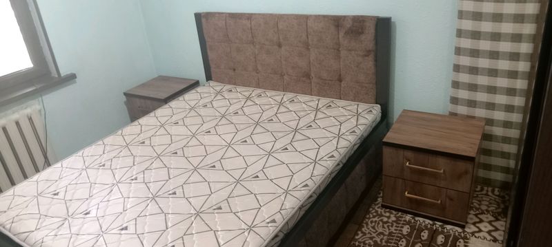 2 kishilik spalniy va 2 ta tumba, toshoynasi bilan 2 kishilik spalniy va 2 ta tumba, toshoynasi bilan