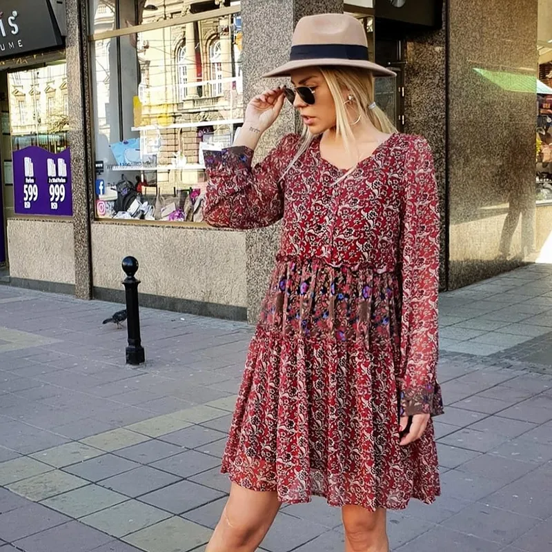 Шифоновое платье свободного кроя Шифоновое платье свободного кроя