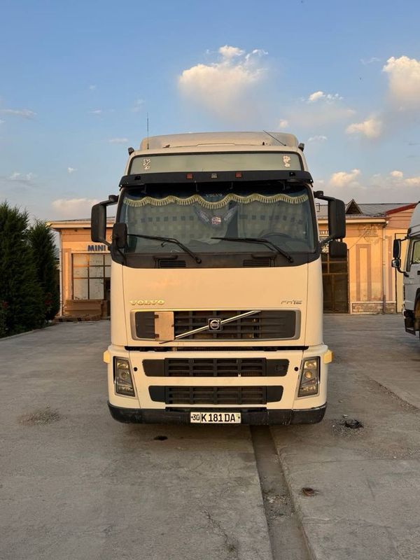 Yil 2003 Volvo yaxshi holatda Yil 2003 Volvo yaxshi holatda