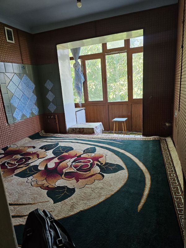 TTZ bozor yaqinida 2xonali kvartera sotiladi TTZ bozor yaqinida 2xonali kvartera sotiladi