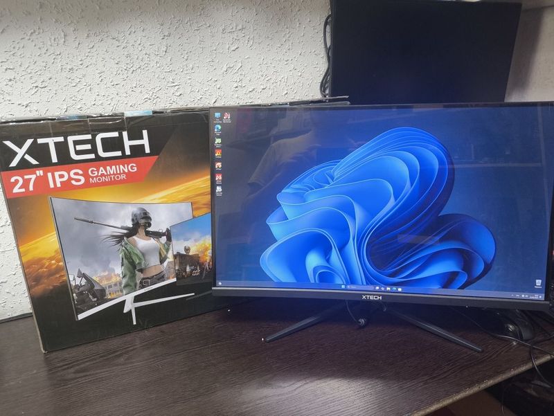 Xtech 27" IPS 2K 75Hz Curved Xtech 27" IPS 2K 75Hz Curved