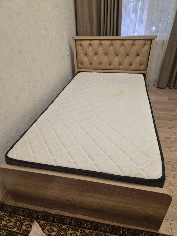 Продается Кровать полуторка