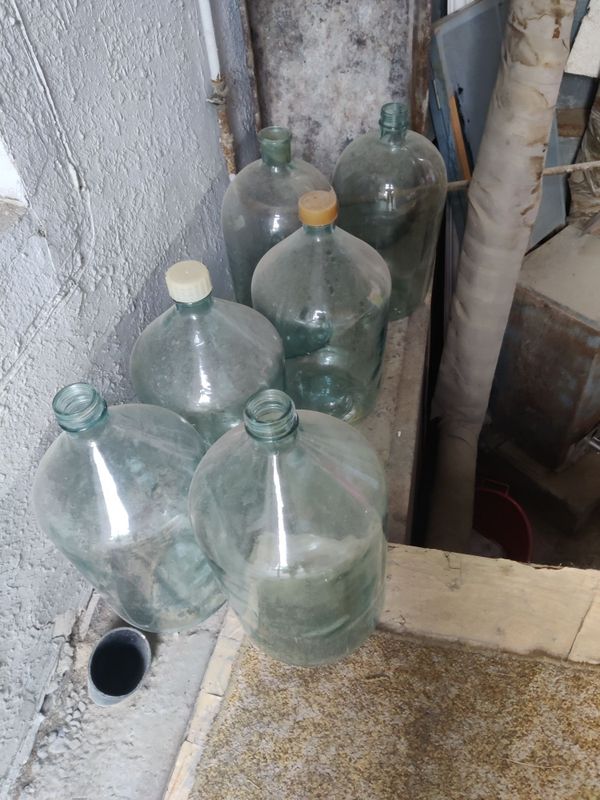 Бутыли из под вина Бутыли из под вина