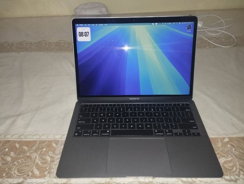 Macbook Air M1 8/256