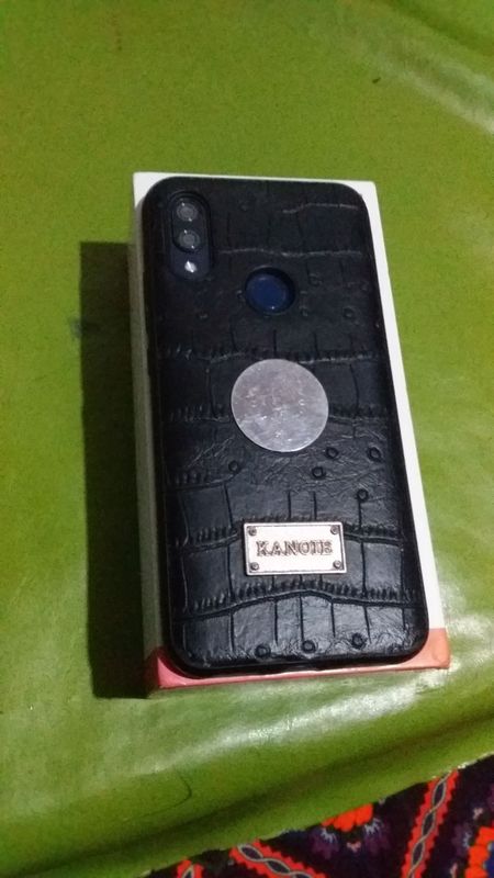 Redmi 7 32,3aybi yuq kor dok bor