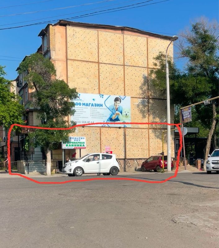 Продается 60 кв + 60 кв соколний подвал с арендаторами платит 1100$ Продается 60 кв + 60 кв соколний подвал с арендаторами платит 1100$