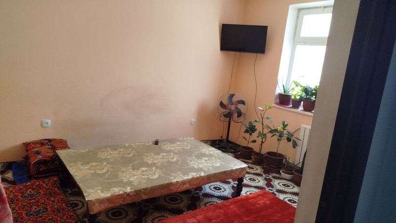 Срочно 1 этаж 3 хонали квартира сотилади Срочно 1 этаж 3 хонали квартира сотилади
