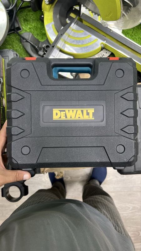 Шруповёрты Dewalt,Bosch Шруповёрты Dewalt,Bosch