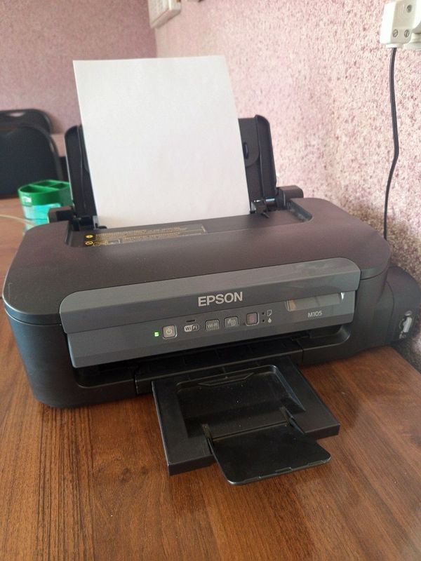 Printer m 105 oq/qora Printer m 105 oq/qora
