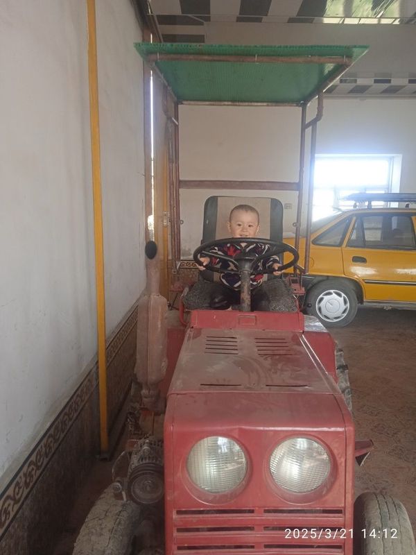 Mini traktor sotiladi narxi 25 million kami bor Mini traktor sotiladi narxi 25 million kami bor