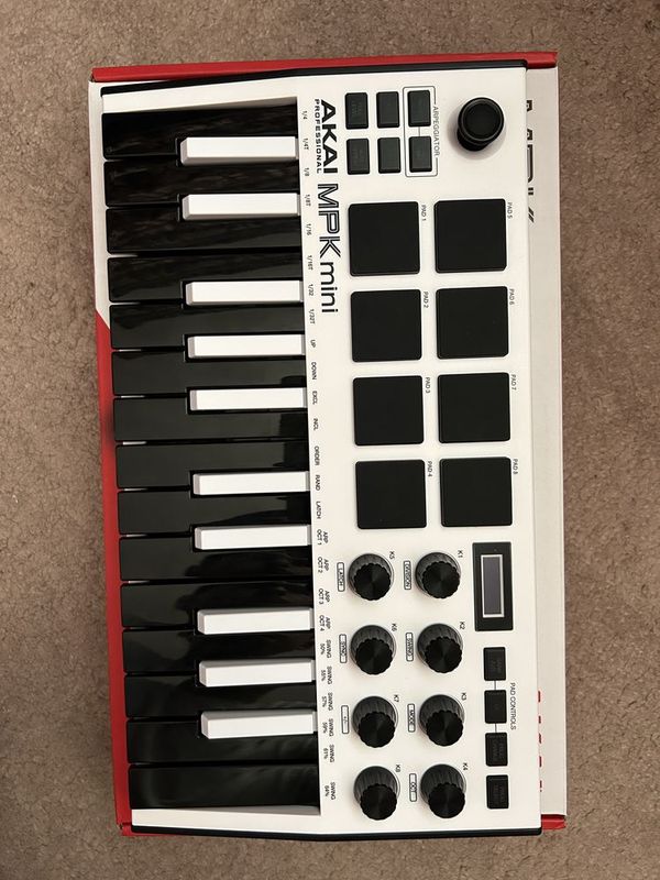 AKAI MPK Mini Srochna AKAI MPK Mini Srochna