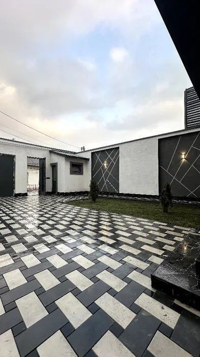 Sotiladi Мирабад Махаля Биродарлик 2,5 сотки Евро Дом новый