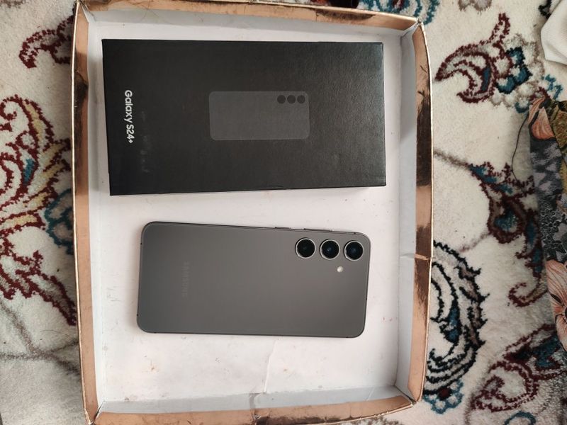 Samsung S24+ янги каробка документ 2 сим 12/256 гб 2 сим регстратсия Samsung S24+ янги каробка документ 2 сим 12/256 гб 2 сим регстратсия