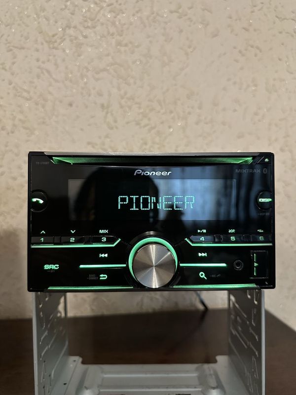 Pioneer FH-S705BT magnitafon sotiladi