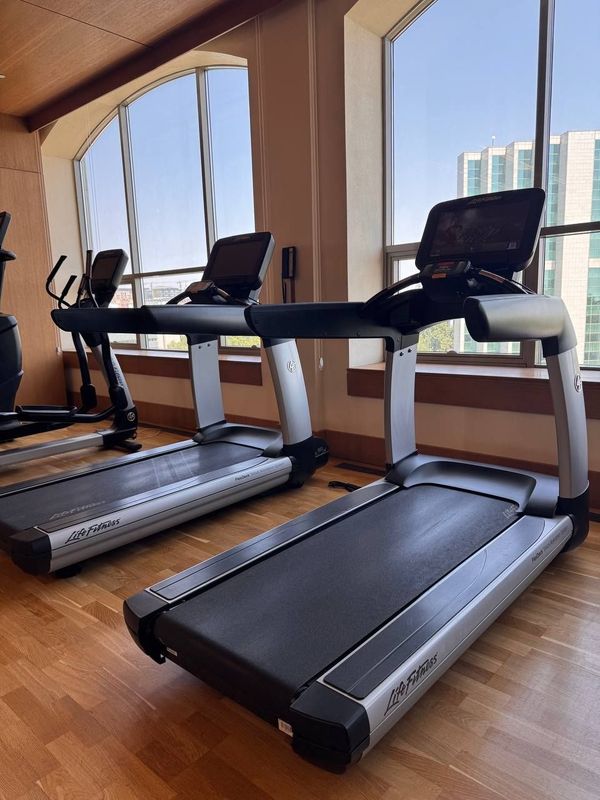 Беговая дорожка Life fitness