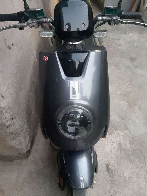 Elektromoped sotiladi