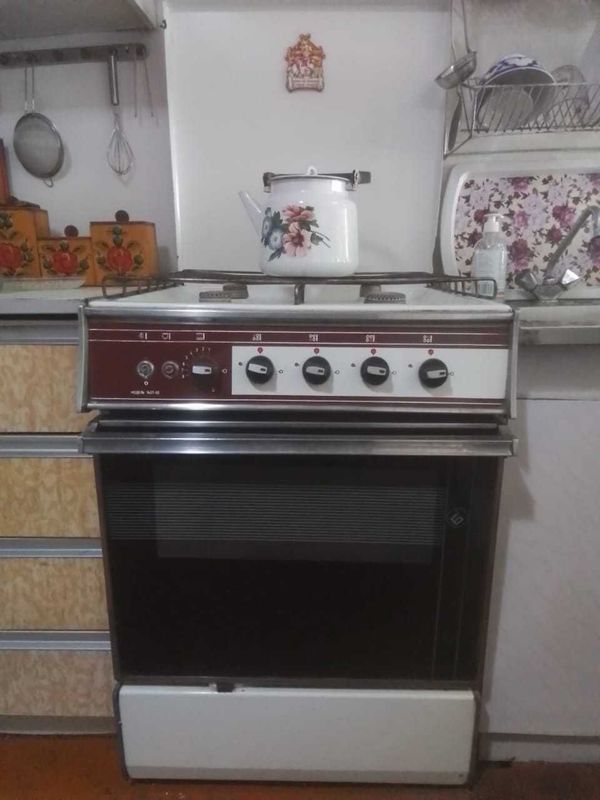 Плита газовая Брест, хорошее состояние.