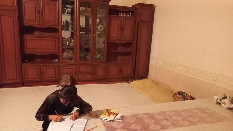 Student abuturent qizlar kvartiraga qoʻyiladi