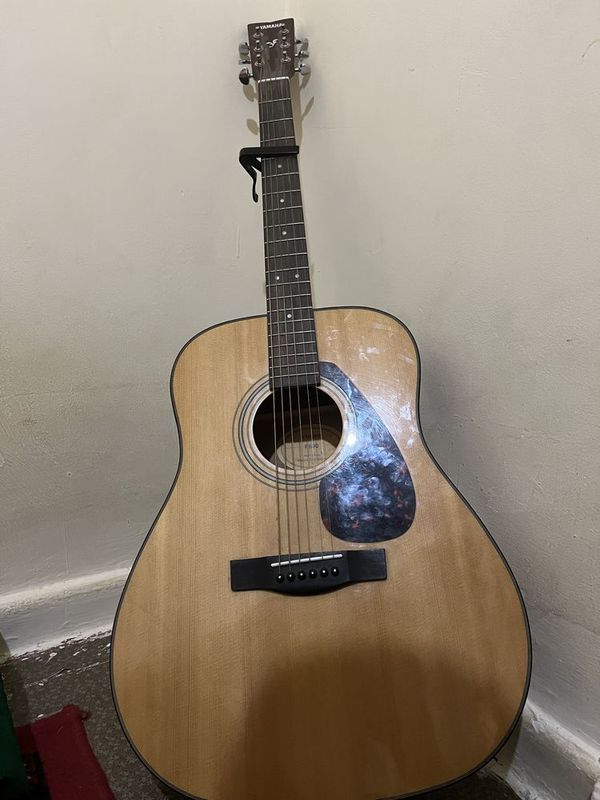 Gitara Yamaha indoneziya